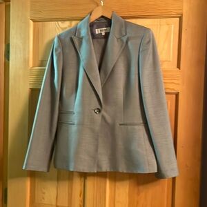 Jones Studio Suit with blazer and pants